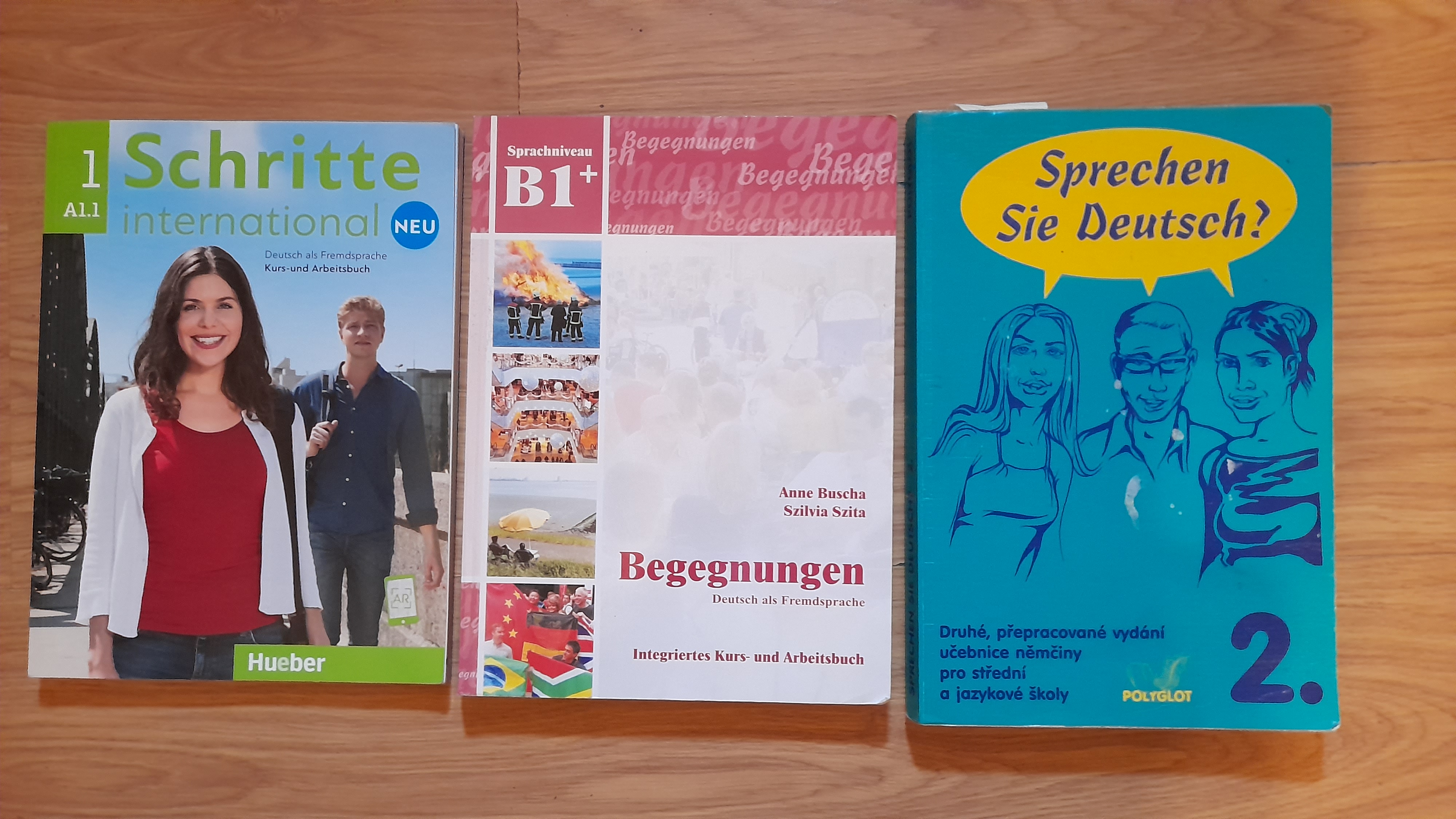Učebnice německého jazyka Půjčím učebnice německého jazyka úroveň SŠ i VŠ. B1+. Vhodný i pro učitelé. Možno jednotlivě či dle domluvy a potřeby i na delší dobu, celý rok, či semestr.